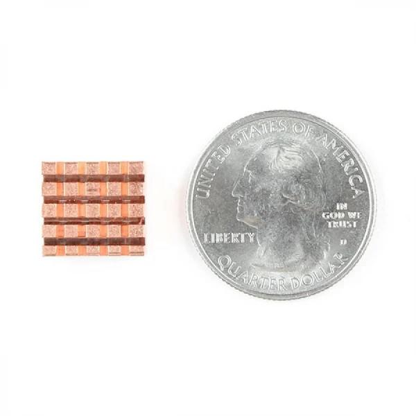 디바이스마트,스위치/부저/전기부품 > 지원부품 > 방열판/절연지,SparkFun,Heatsink - 13.20 x 12.10 mm (Copper) [PRT-18704],보드와 IC에서 열을 발산하도록 설계된 자체 접착형 구리 방열판 / 크기 : 13.20 x 12.10mm
