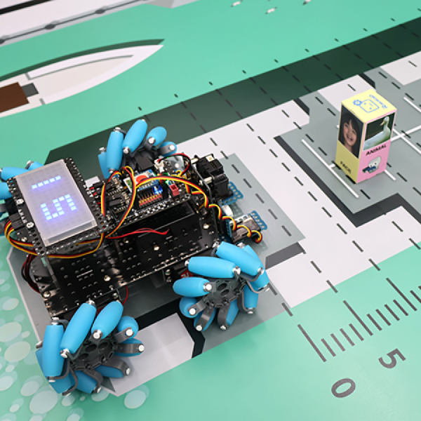 디바이스마트,오픈소스/코딩교육 > 코딩교육 키트/로봇 > 로보로보,(주)로보로보,AI 자율주행 맵 MAP,AI 자율주행 자동차용 맵 / 다양한 활동을 할 수 있는 주행 맵 / 주차미션, 라인트레이싱, 초음파 거리 측정까지 실습할 수 있어요.