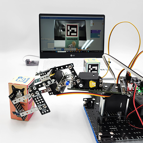 디바이스마트,오픈소스/코딩교육 > 코딩교육 키트/로봇 > 로보로보,(주)로보로보,인공지능 로봇팔 만들기 키트,다수의 서보 모터로 팔 동작을 수행하는 로봇 팔을 활용해 로보틱스 원리를 학습할 수 있습니다. / 스크레치 3.0기반 / 블록코딩 S/W Rogic / 카메러 모듈 탑재 / 국내제작