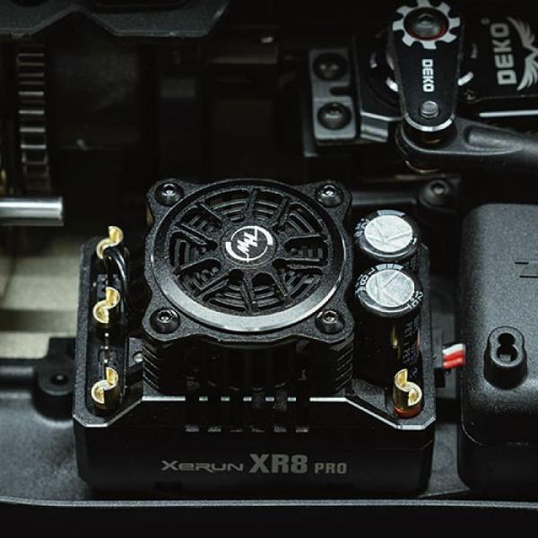 디바이스마트,기계/제어/로봇/모터 > 교육/취미로봇 > RC > RC ESC/전자변속기,Hobbywing,1/8차량용 200A 4셀 지원 변속기 최신형 XeRun XR8 Pro G3,하비윙 / 2-4셀 리포 지원 , XR8 PRO G2에 비해 사이즈(길이 -1.3mm ,폭 -5.3mm)가 조금 축소되었고 부하받을때 온도발열이 조금 더 효율적입니다.세팅시 최신형 프로그램카드 V2 (품번:30502001) 으로 사용하셔야합니다. / 품목코드:30113400
