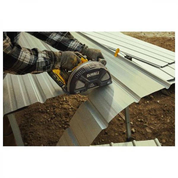 디바이스마트,수공구/전자공구/전동공구 > 전동/엔진공구 > 충전공구 > 충전원형톱/커터,디월트,브러쉬리스 메탈 커터 DCS383N (20V/베어툴),전압 20V MAX / 출력파워 1,427W / 무부하회전수 0-3,900RPM / 최대절삭깊이 67mm / 무게 4.9Kg 본체만