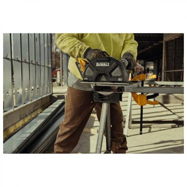 디바이스마트,수공구/전자공구/전동공구 > 전동/엔진공구 > 충전공구 > 충전원형톱/커터,디월트,브러쉬리스 메탈 커터 DCS383N (20V/베어툴),전압 20V MAX / 출력파워 1,427W / 무부하회전수 0-3,900RPM / 최대절삭깊이 67mm / 무게 4.9Kg 본체만