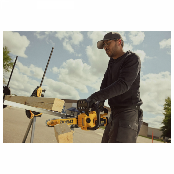 디바이스마트,수공구/전자공구/전동공구 > 전동/엔진공구 > 충전공구 > 충전원형톱/커터,디월트,브러쉬리스 체인톱 250mm DCMCS565N (20V/베어툴),전압 20V MAX / 최대 토크 2.58 Nm / 최대 절단 길이 21cm / 체인속도 7.3m/s / 오일 탱크 용량 215mL  / 무게 3.5Kg 본체만