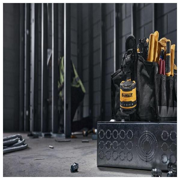 디바이스마트,수공구/전자공구/전동공구 > 전동/엔진공구 > 충전공구 > 기타 충전공구,디월트,블루투스 스피커 DCR008 (7.2V/베어툴),전압 7.2V MAX / IP67 등급 / 충전상태표시기 -  LED 색상으로 표시 / 블루투스 범위 - 최대 30m / 무게 0.3Kg 본체만