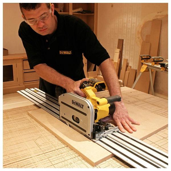 디바이스마트,수공구/전자공구/전동공구 > 전동/엔진공구 > 절단공구 > 만능커터날,디월트,플런지쏘 DWS520K 1300W 165mm,소비전력 1300W / 무부하회전수 0-1,750 / 0-4,000RPM / 최대 작업능력 90˚-59mm / 45˚-55mm / 내경 20mm / 무게 5.1Kg