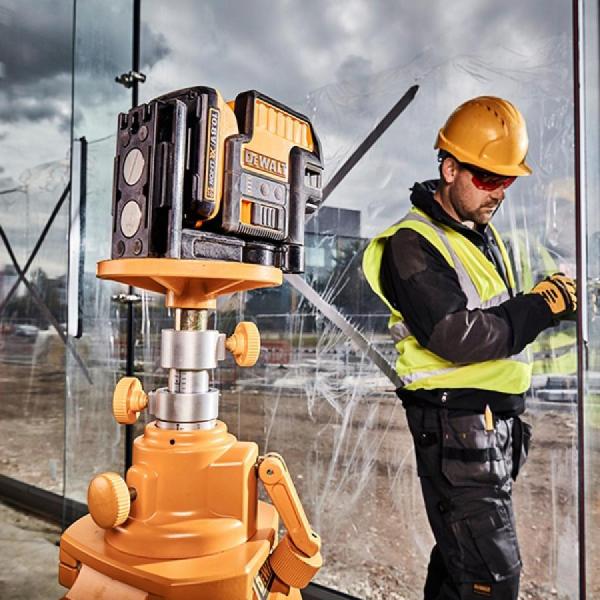 디바이스마트,계측기/측정공구 > 측정용 공구/장비 > 수평계/경사계/각도기,디월트,크로스라인 5포인트 레드레이저 키트 DCE0825D1R 베터리1개 (12V/2.0Ah),전압 12V MAX / 레이져 등급 Class2,510~530nm / 방진 방습 등급 IP65 / 작업거리 30m 최대 50m / 무게 0.9Kg 본체만