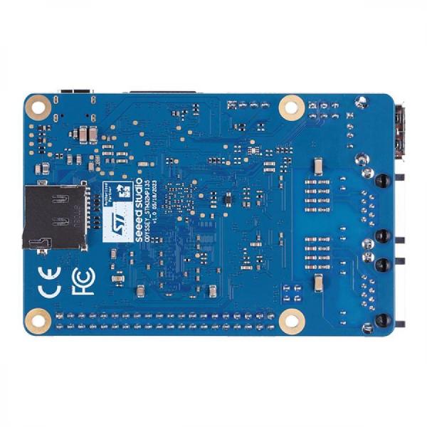 디바이스마트,MCU보드/전자키트 > 인공지능/임베디드/산업용 > 인공지능/머신러닝 > 인공지능 개발보드/모듈/키트,Seeedstudio,ODYSSEY - STM32MP135D with eMMC (Cortex-A7 STM32) [102110859],32비트 Arm Cortex-A7 STM32 MPU 탑재 / 8.5cm x 5.6cm 소형 보드 / Yocto, Buildroot 운영 체제 지원 / 2x 10/100M 이더넷 포트 (ETH0 WoL 지원) / 1x USB Type-A, 1x CSI 30p FPC, 1x LCD 40p FPC 커넥터 / 40핀 GPIO로 빠른 데이터 전송 / 4Gb DRAM, 4GB eMMC, 최대 32GB TF 카드 홀더 지원 / PoE 및 Type-C 전원 공급 가능