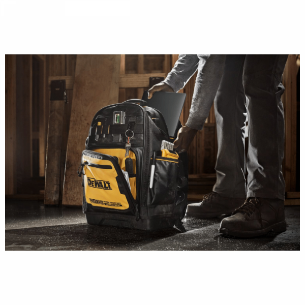 디바이스마트,공구함/작업대/엔클로저 > 공구함/부품함 > 이동공구함 > 디월트/스탠리 이동공구함,디월트,프로 다용도 백팩 DWST60102-1,전문가용 공구 가방 / IP54 방진 방수 포켓 / 전면 수납 공간 / 허용 중량 25Kg / 350 x 200 x 480 mm (높이 x 너비 x 길이) / 무게 3.4Kg