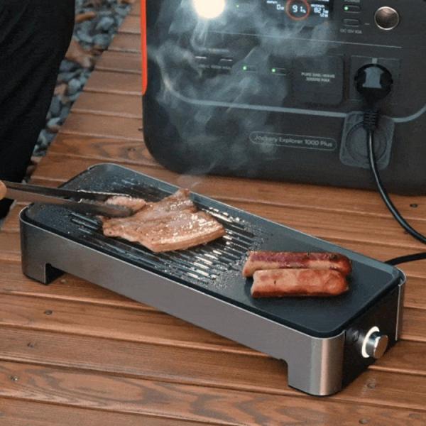 디바이스마트,EV 전기차/캠핑카/그린에너지 > 배터리/충전기/인버터 > 파워뱅크,Jackery,잭커리 휴대용 파워뱅크 1000 Plus,차박 캠핑용 올인원 파워뱅크 / 용량: 1,268Wh / LiFePO4 인산철 배터리 / 정격 출력: 2,000W, 서지 4,000W / 출력 포트 AC 220V × 2, USB-A × 2 (18W Max), USB-C × 2 (100W Max), DC 출력 12V/10V / 무게: 14.5kg / 크기: 35.6 × 26 × 28.3cm