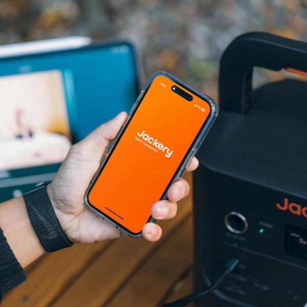 디바이스마트,EV 전기차/캠핑카/그린에너지 > 배터리/충전기/인버터 > 파워뱅크,Jackery,잭커리 휴대용 파워뱅크 1000 V2,차박 캠핑용 올인원 파워뱅크 / 용량: 1002Wh / LiFePO4 인산철 배터리 / 정격 출력: 1,000W, 서지 2,000W / 출력 포트: AC 220V×2, USB-A×2, USB-C×2, DC 12V×1 / 무게: 12kg / 크기: 32.9×22×26.2cm