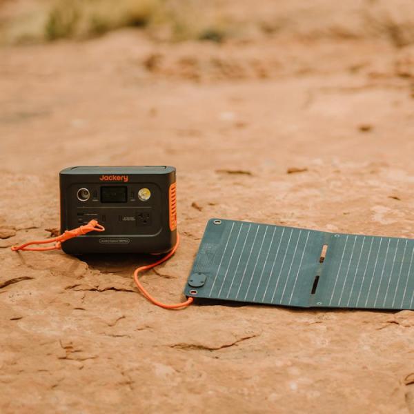 디바이스마트,EV 전기차/캠핑카/그린에너지 > 배터리/충전기/인버터 > 파워뱅크,Jackery,잭커리 휴대용 파워뱅크 300 Plus + 40W Mini 태양광 패널 SET,잭커리 휴대용 파워뱅크 300 Plus + 40W 태양광 패널 세트 입니다.