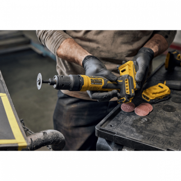 디바이스마트,수공구/전자공구/전동공구 > 전동/엔진공구 > 충전공구 > 충전그라인더,디월트,브러쉬리스 다이 그라인더 핸드형 (스트레이트) 패들 스위치 DCG420P2 배터리2개 (20V/5Ah),20V MAX / 무부하회전수 10,000-24,500RPM / 날지름 최대 38mm / 스위치타입 - 패들스위치 / 무게 1.13Kg 본체만