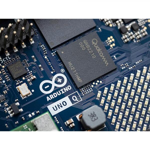 디바이스마트,오픈소스/코딩교육 > 아두이노 > 아두이노 정품 보드/쉴드/키트,아두이노,Arduino UNO Q (4GB),ABX00173 / 4GB 버전 / 리눅스와 아두이노의 만남, 듀얼 브레인 하이브리드 보드 / Qualcomm QRB2210(쿼드코어 MPU) + STM32U585(MCU) 탑재 / 리눅스 데비안 OS 및 Arduino App Lab 지원 / 4GB RAM, 32GB eMMC 내장 / Wi-Fi 5, BT 5.1, USB-C PD / 활용: AI 비전/음성, 고성능 로보틱스, 엣지 컴퓨팅